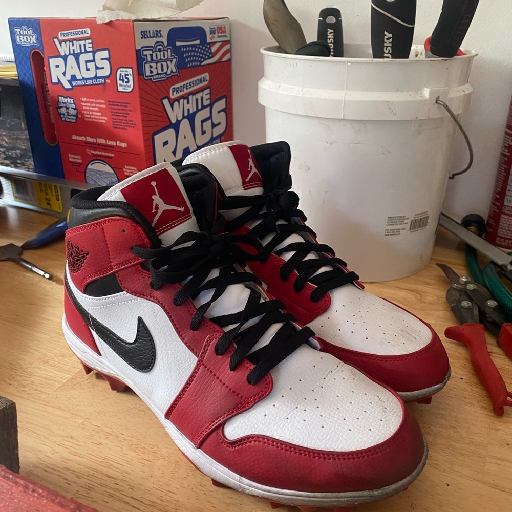 Air Jordan 1 Mid Molded Cleats